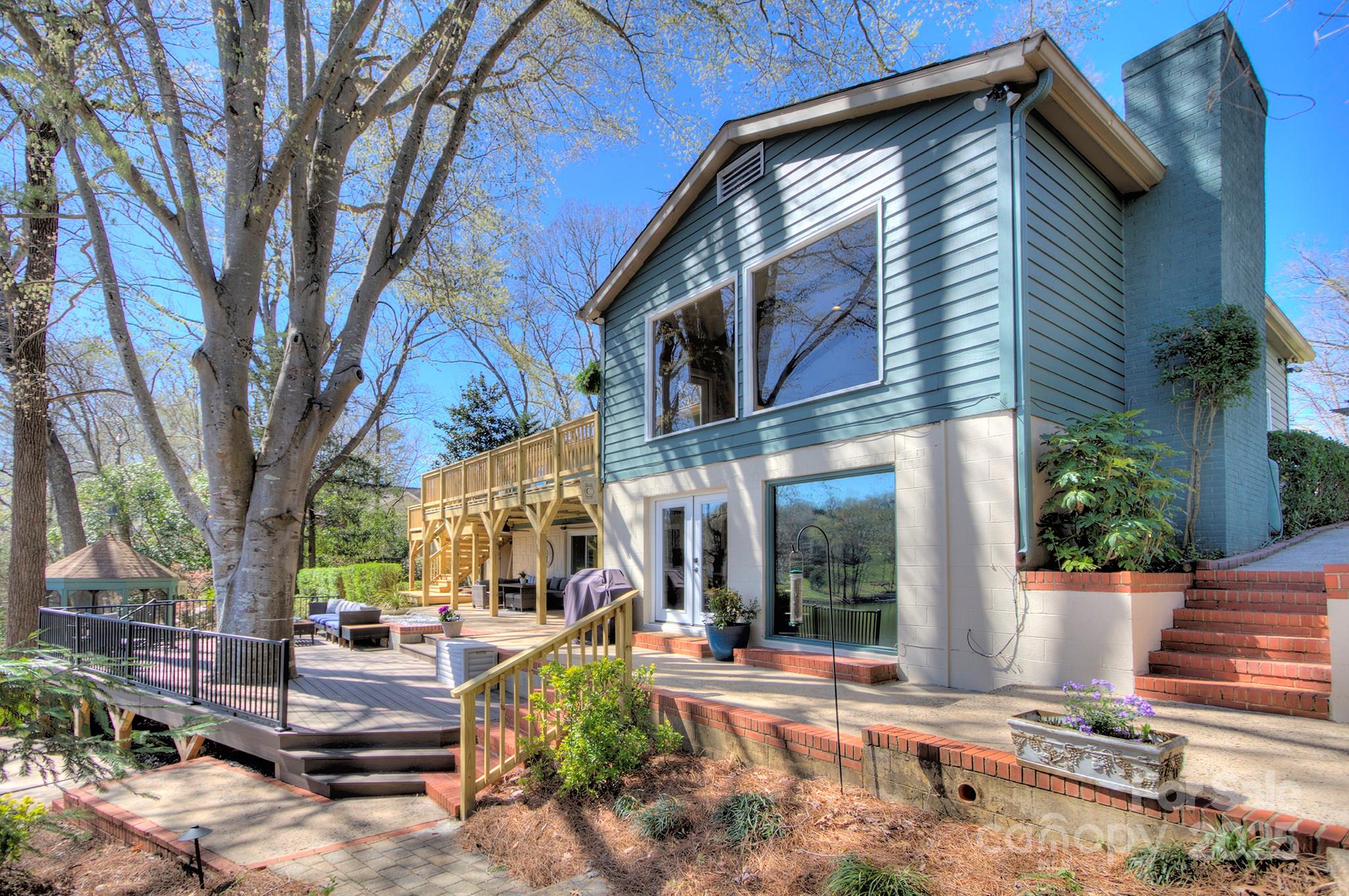 7611 Buckland Road