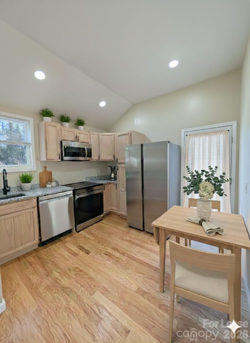 3211 Winding Trail 2