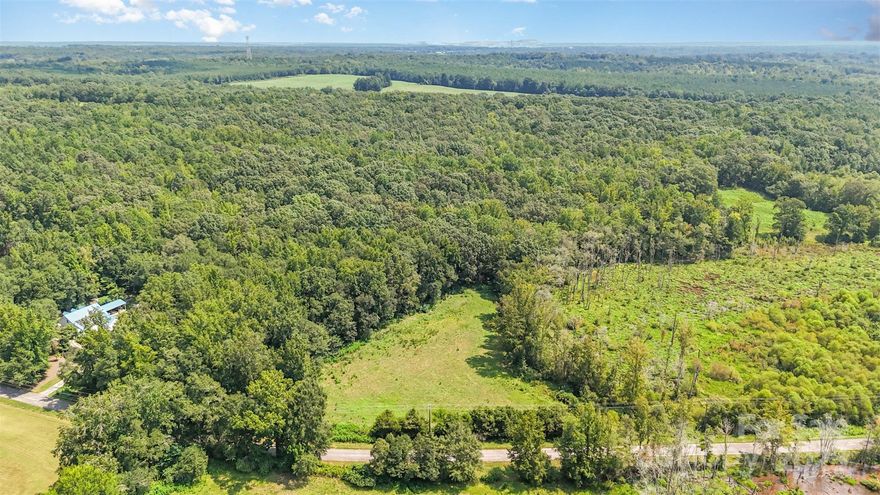 30 Beautiful Acres in Kershaw, SC! Whether you’re seeking privacy, room for recreation, or space for a farm or build your dream home, the options are truly endless. With plenty of acreage, you have the freedom to bring your vision to life and design the perfect layout for your dream property.