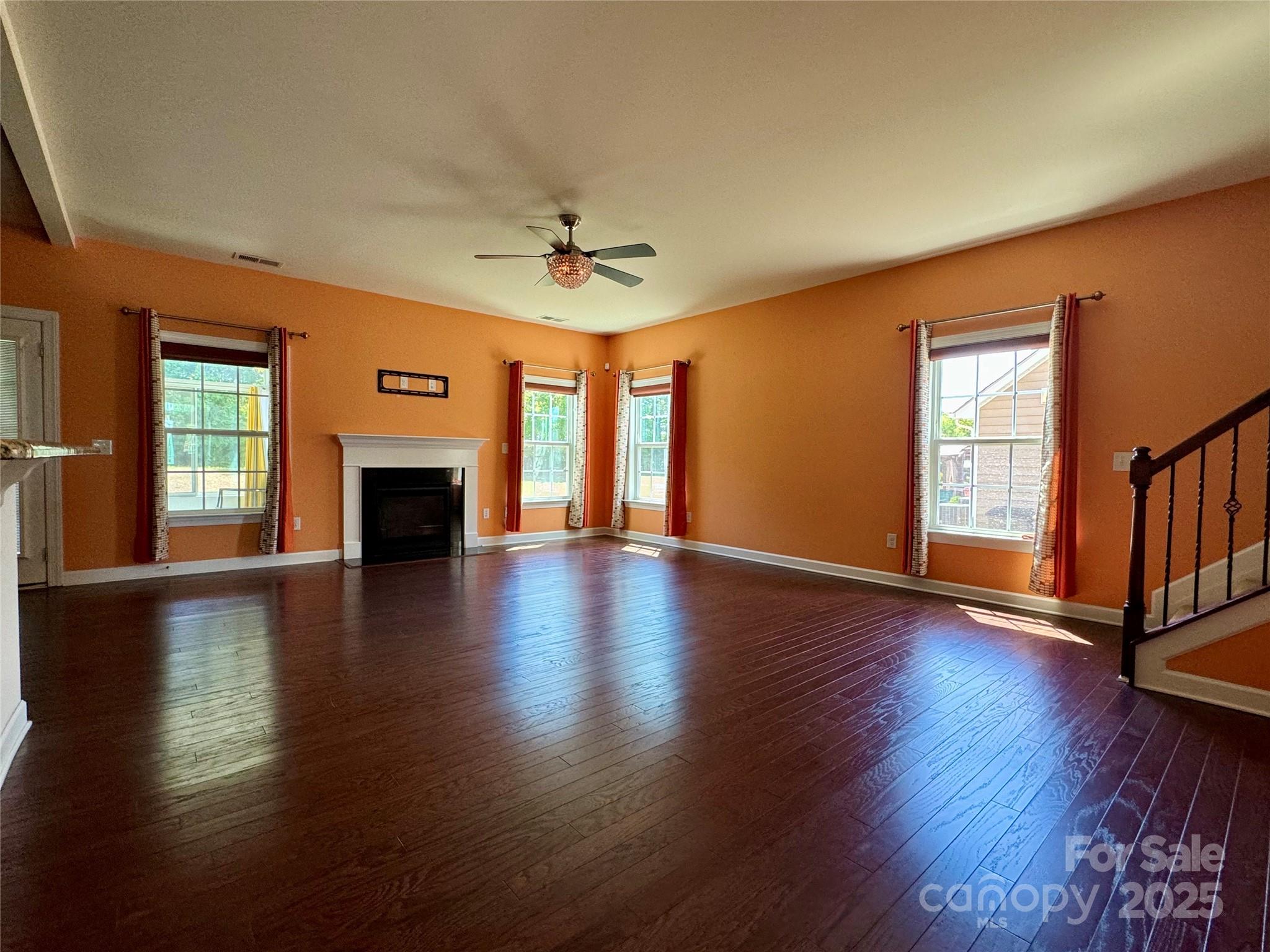 9905 Travertine Trail