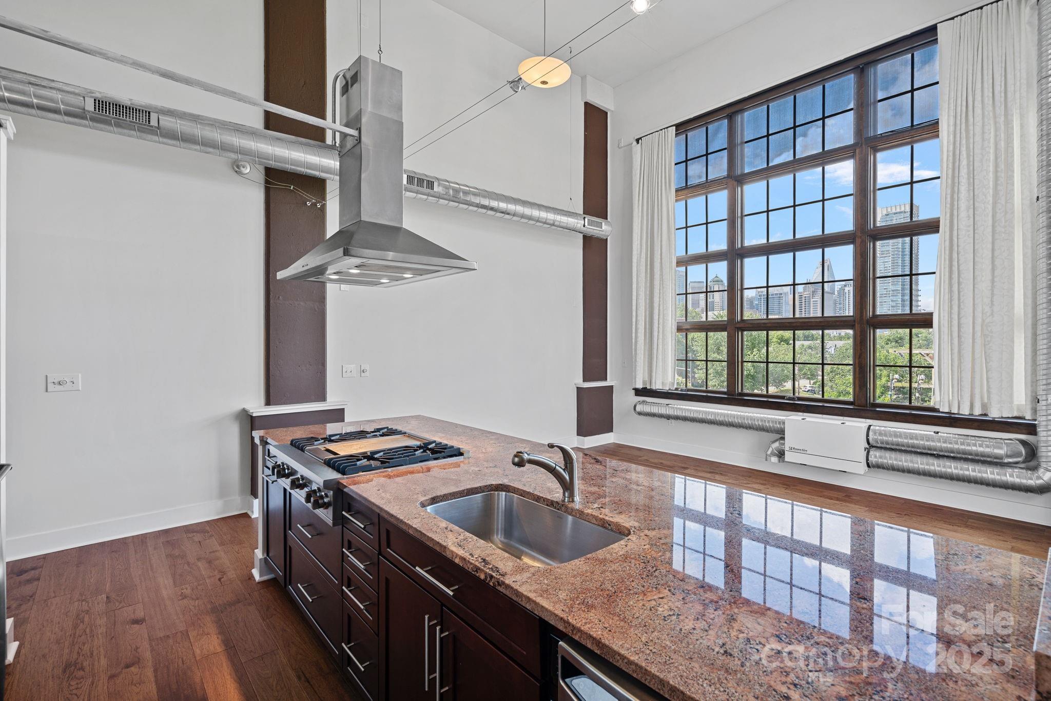 715 N Graham Street 310