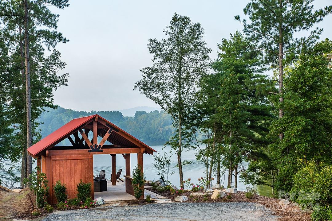 The Waterfront Club - Land