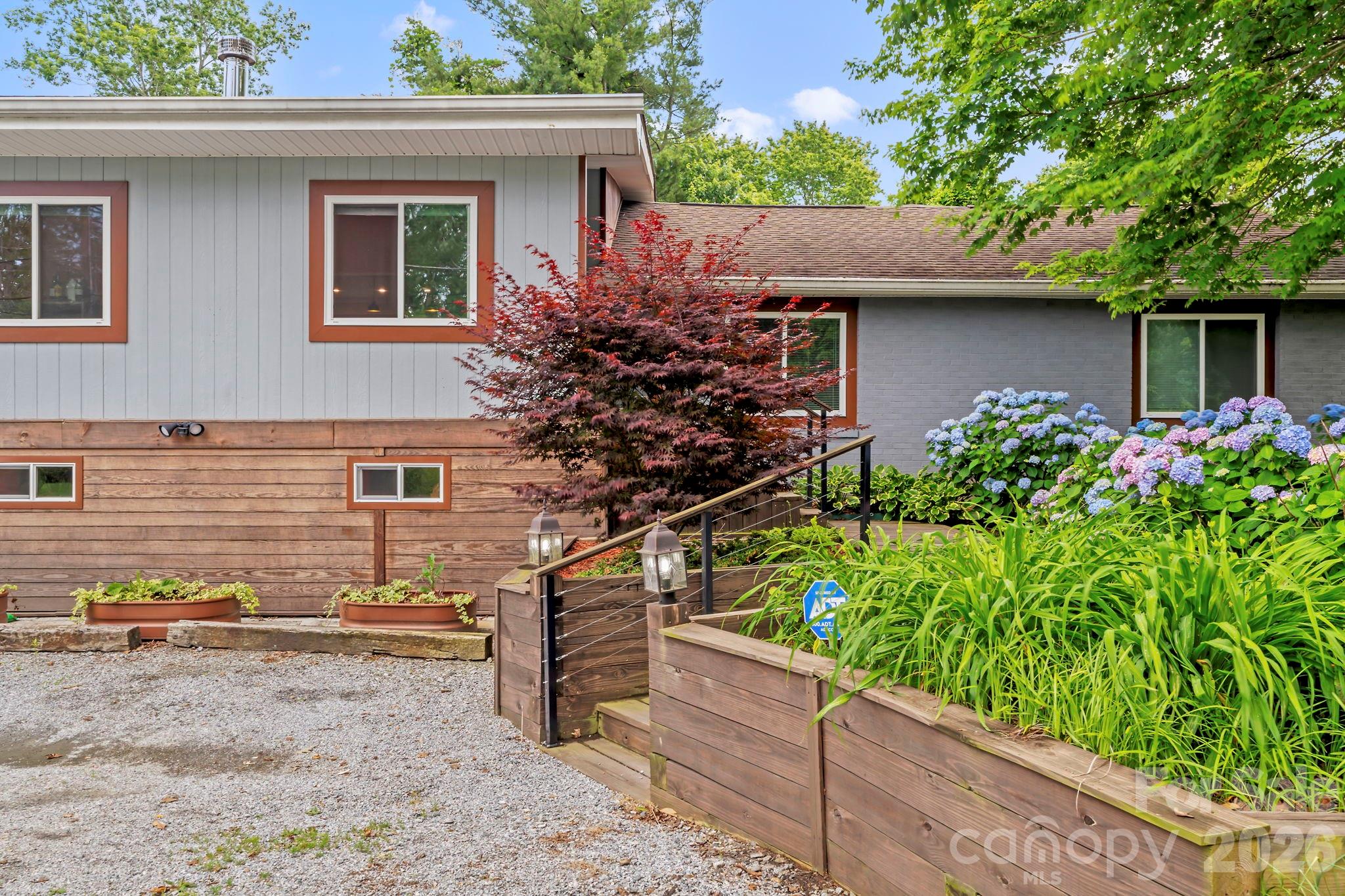 419 E Blue Ridge Road