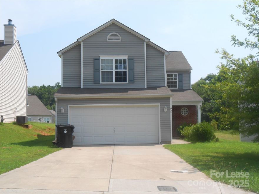 Welcome Home!!! Large 4 bed 2.5 bath home. Havenbrook Community. Brand new carpet and freshly painted. Large family room with gas fireplace. Formal dining room and open kitchen. Primary bedroom and primary bath good size. Large walk-in closet. 3 secondary bedrooms all good size. 2 car garage. Avail NOW!!! Renters Ins required. No smoking. Pet conditional with owner approval. Tenant to provide own fridge.
App fee is $75 per person over age 18 nonrefundable.
Must have credit score over 650
No evictions or owing money to landlords
Must make 3x rent in income