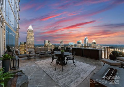 215 N Pine Street 4301/4302 Charlotte NC 28202