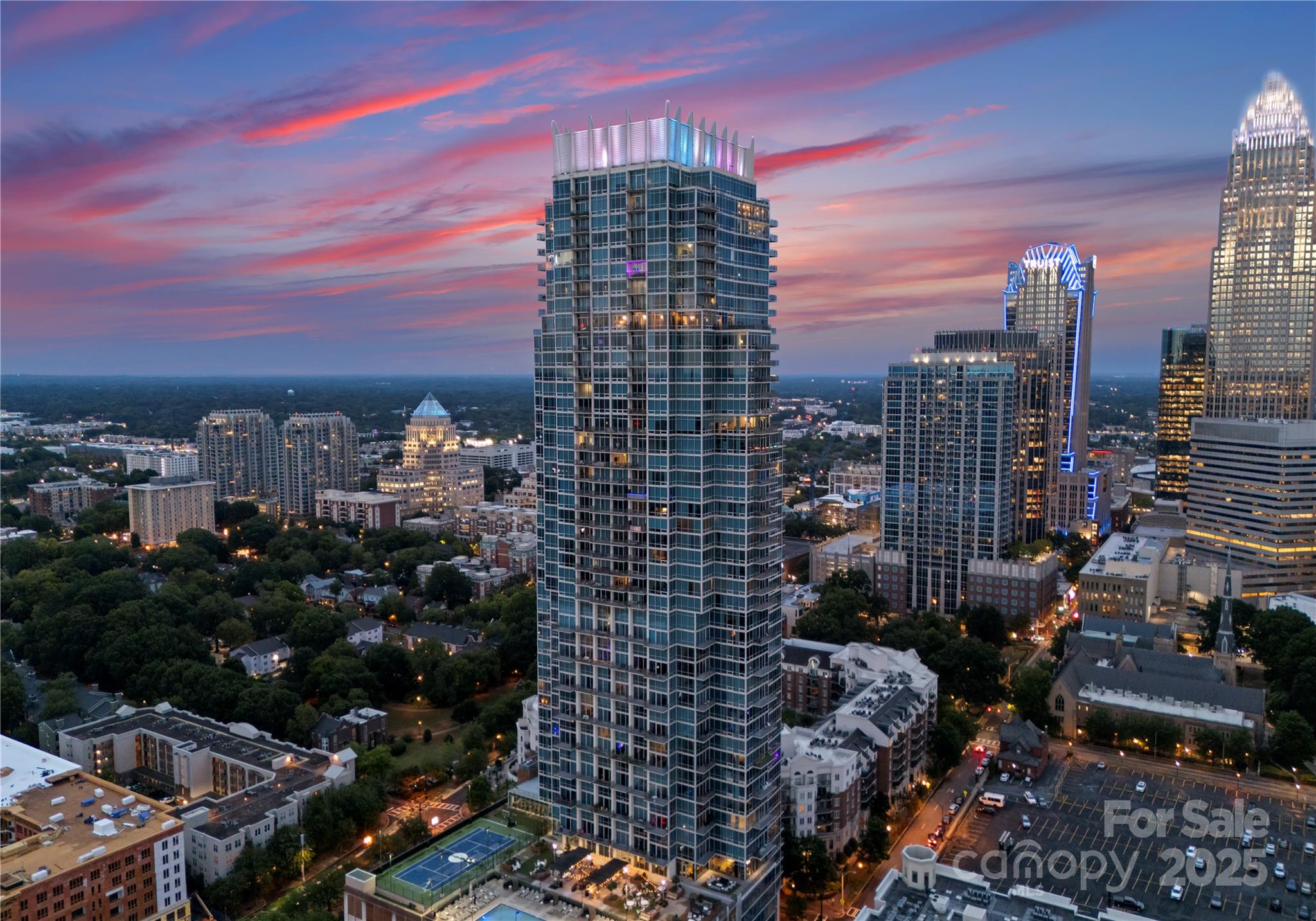 215 N Pine Street 4301/4302