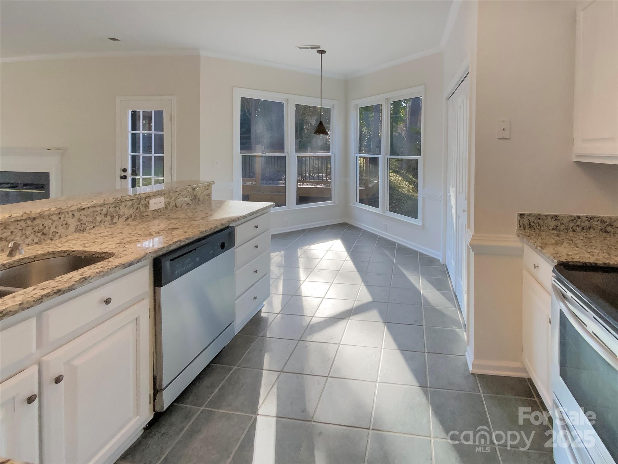 Davis Lake - Residential