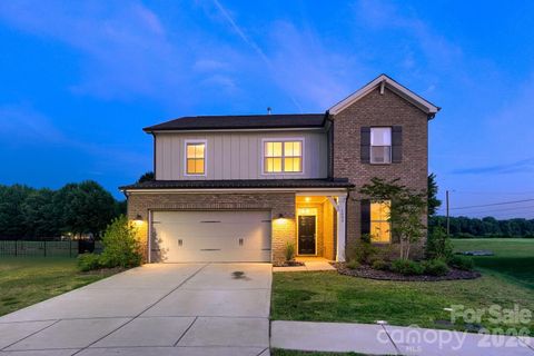 Photo of 1003 Yearden Lane, Monroe, NC 28110 (MLS # 4394155)