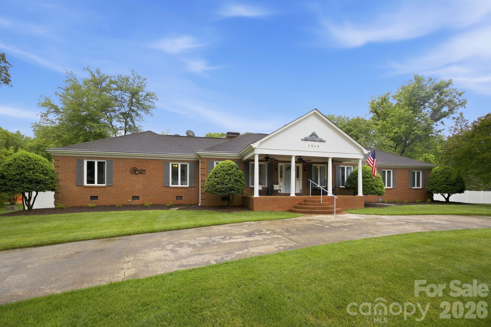 1215 Hillside Drive