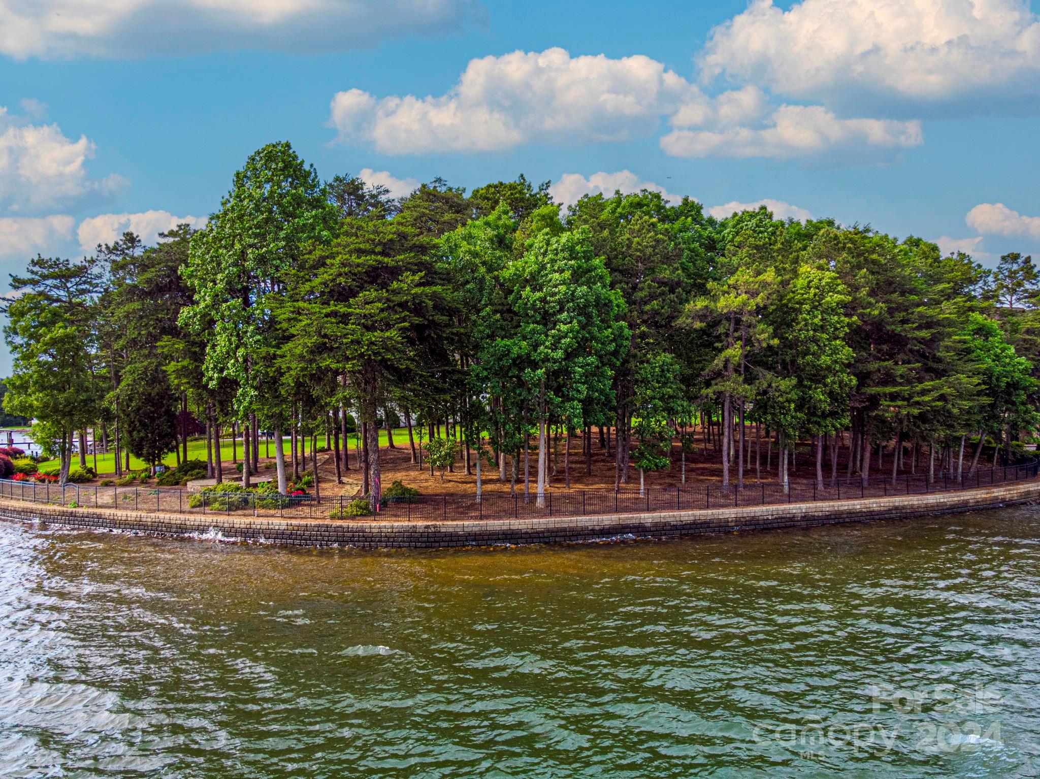 The Peninsula - Land