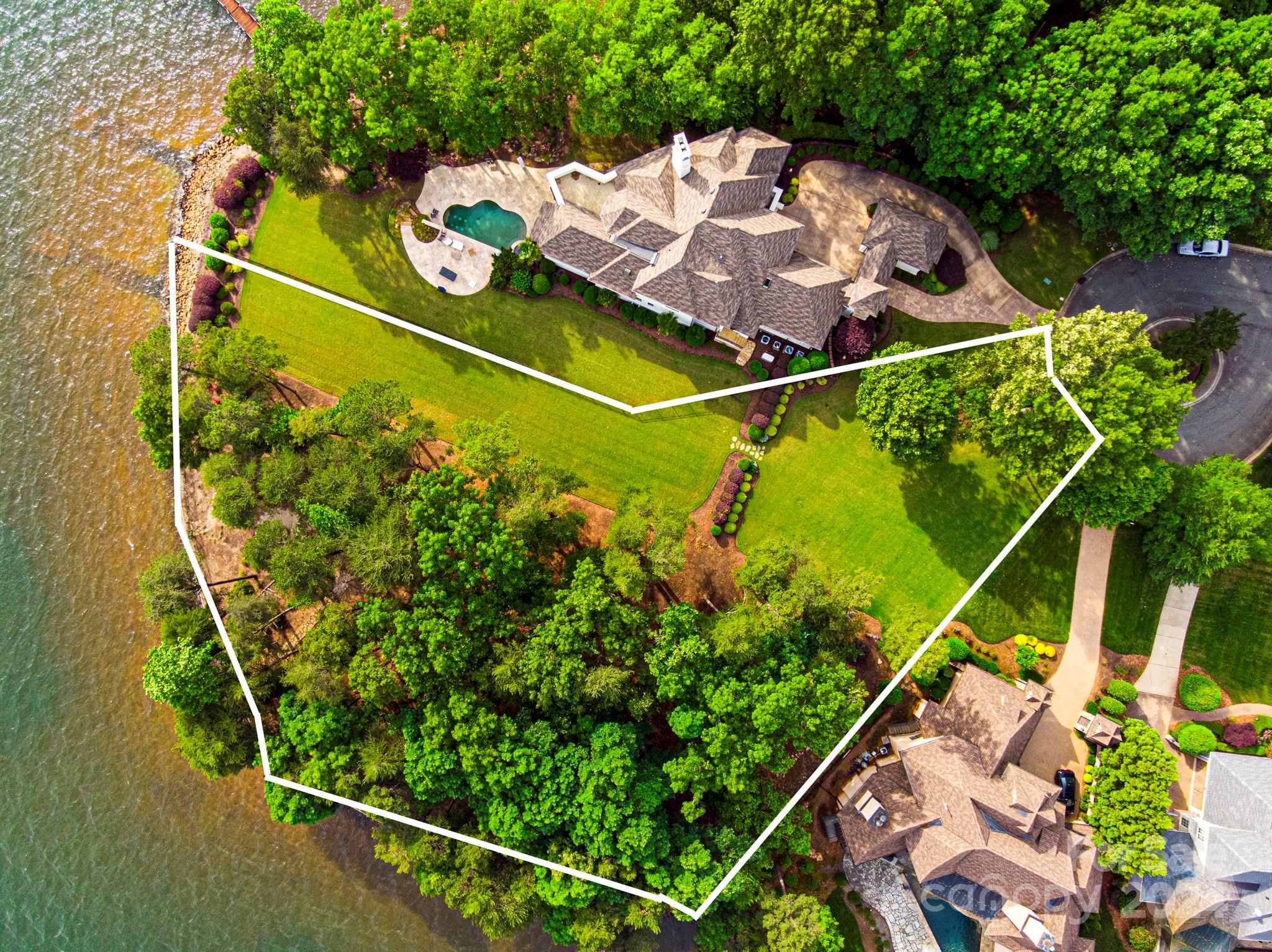 The Peninsula - Land