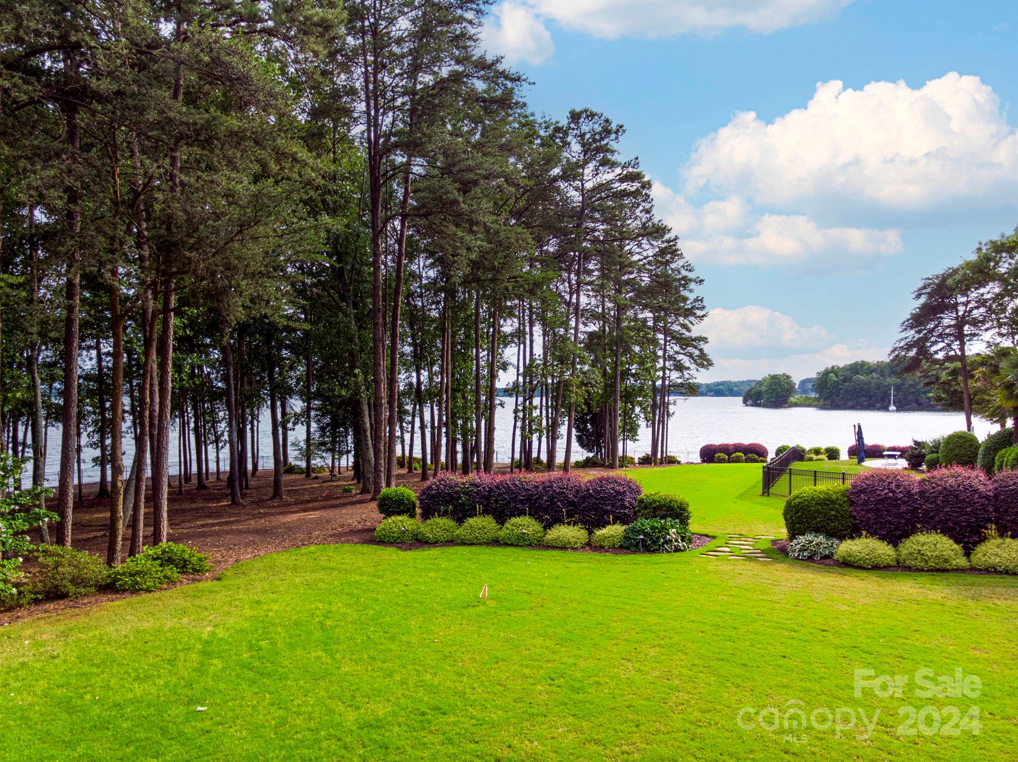 The Peninsula - Land