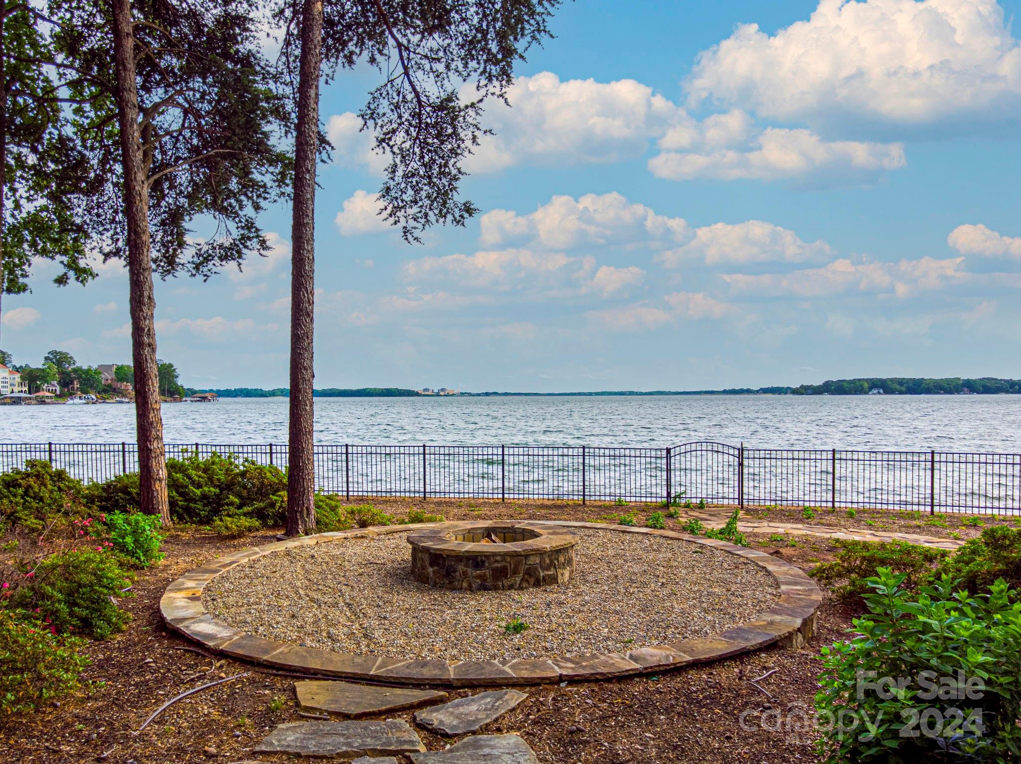 The Peninsula - Land