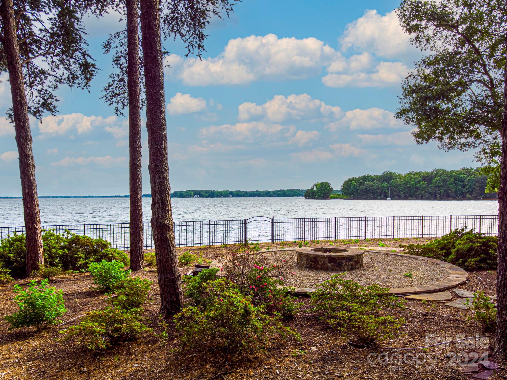 The Peninsula - Land