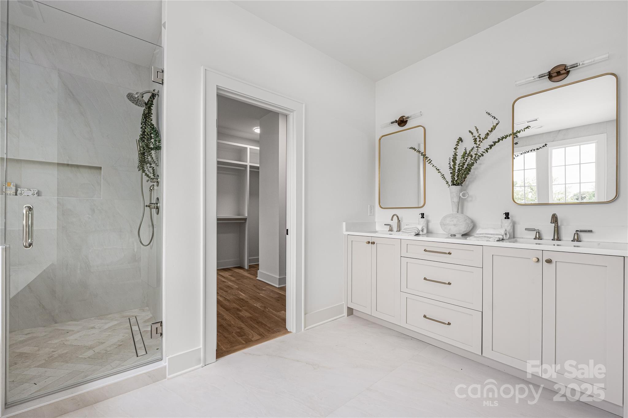 Villa Heights - Residential