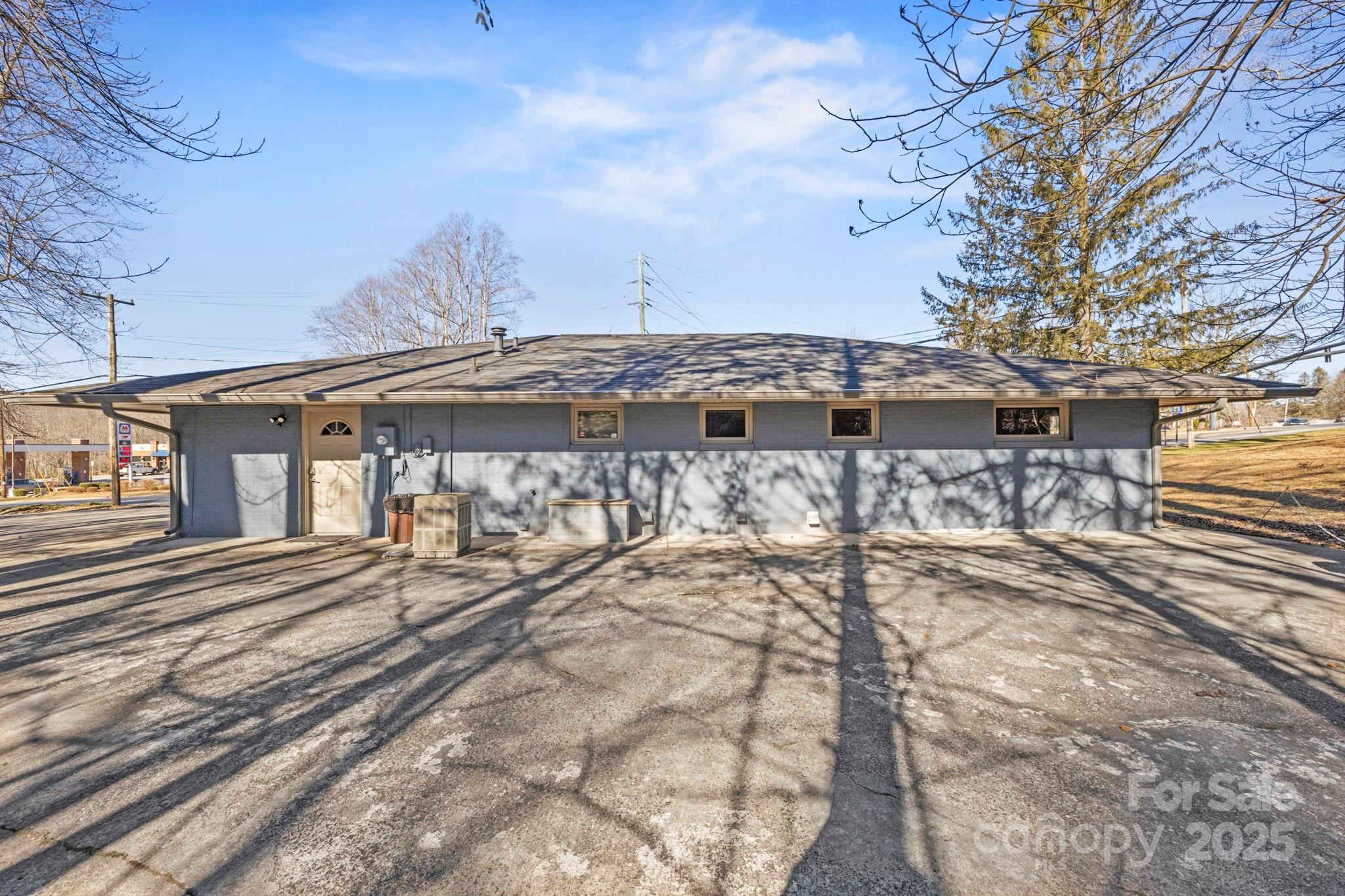 15 Rosman Highway