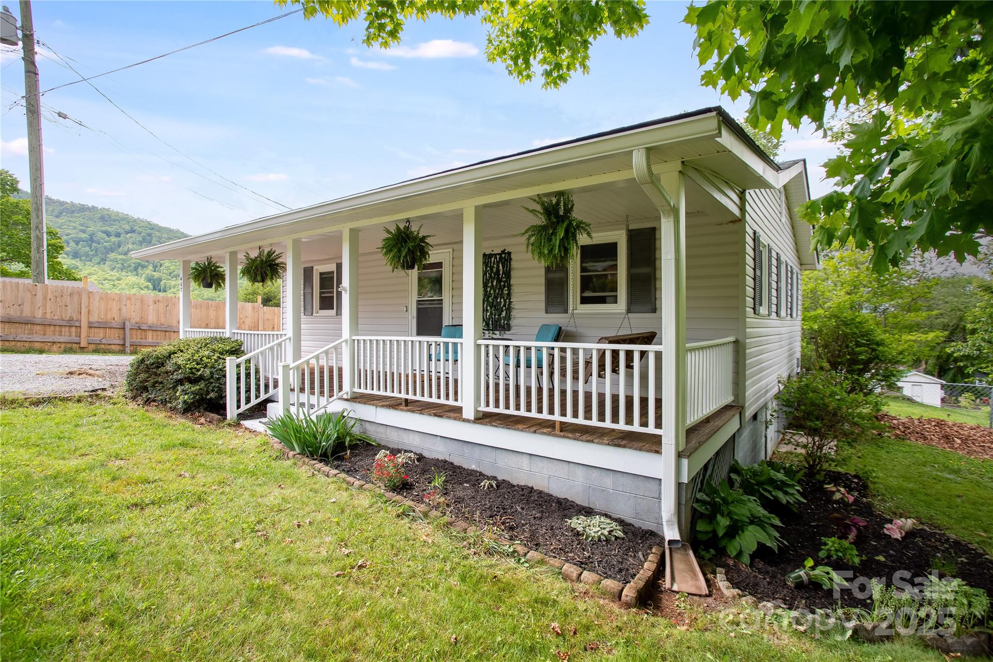 407 Valley View Circle