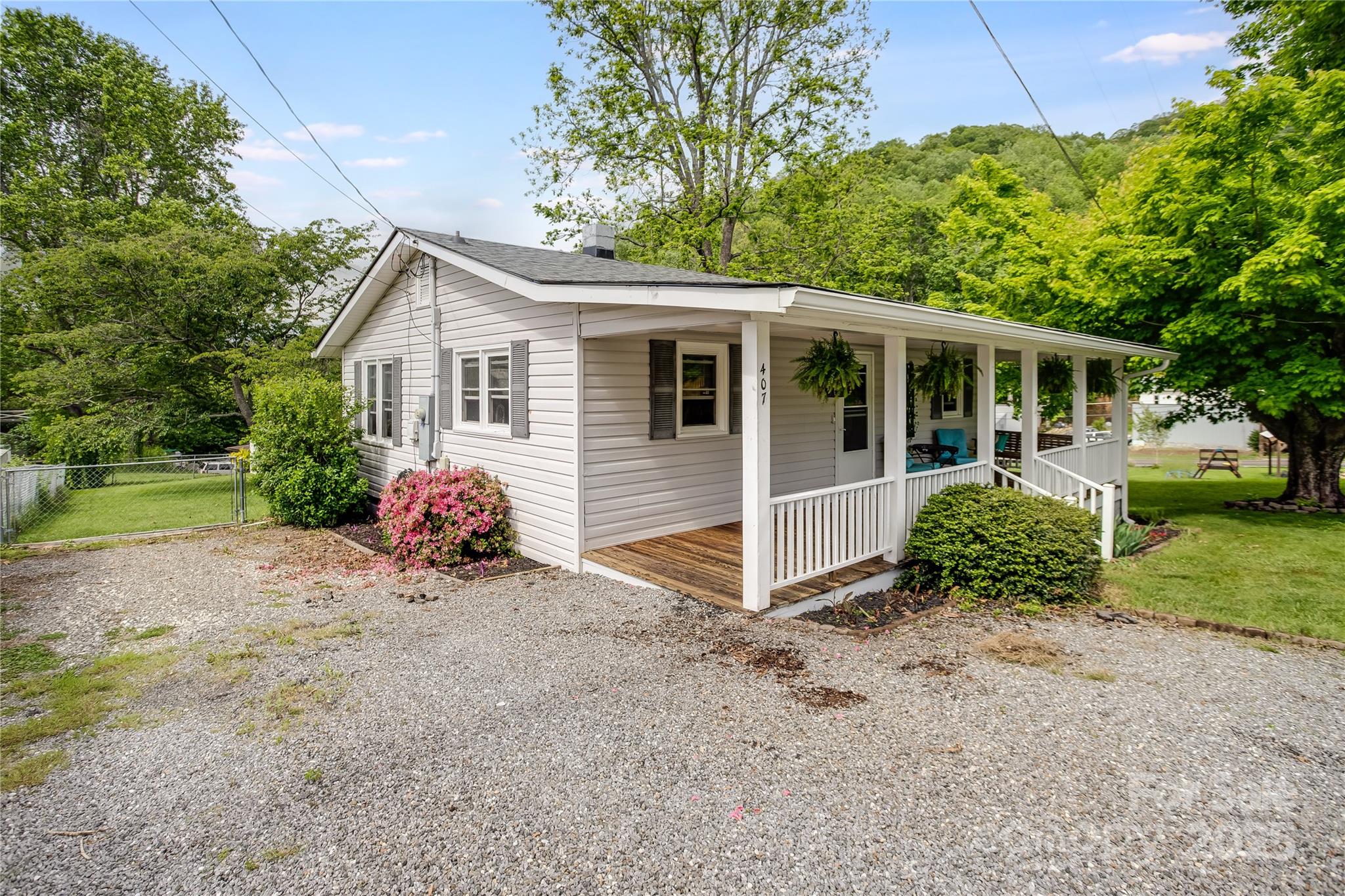 407 Valley View Circle