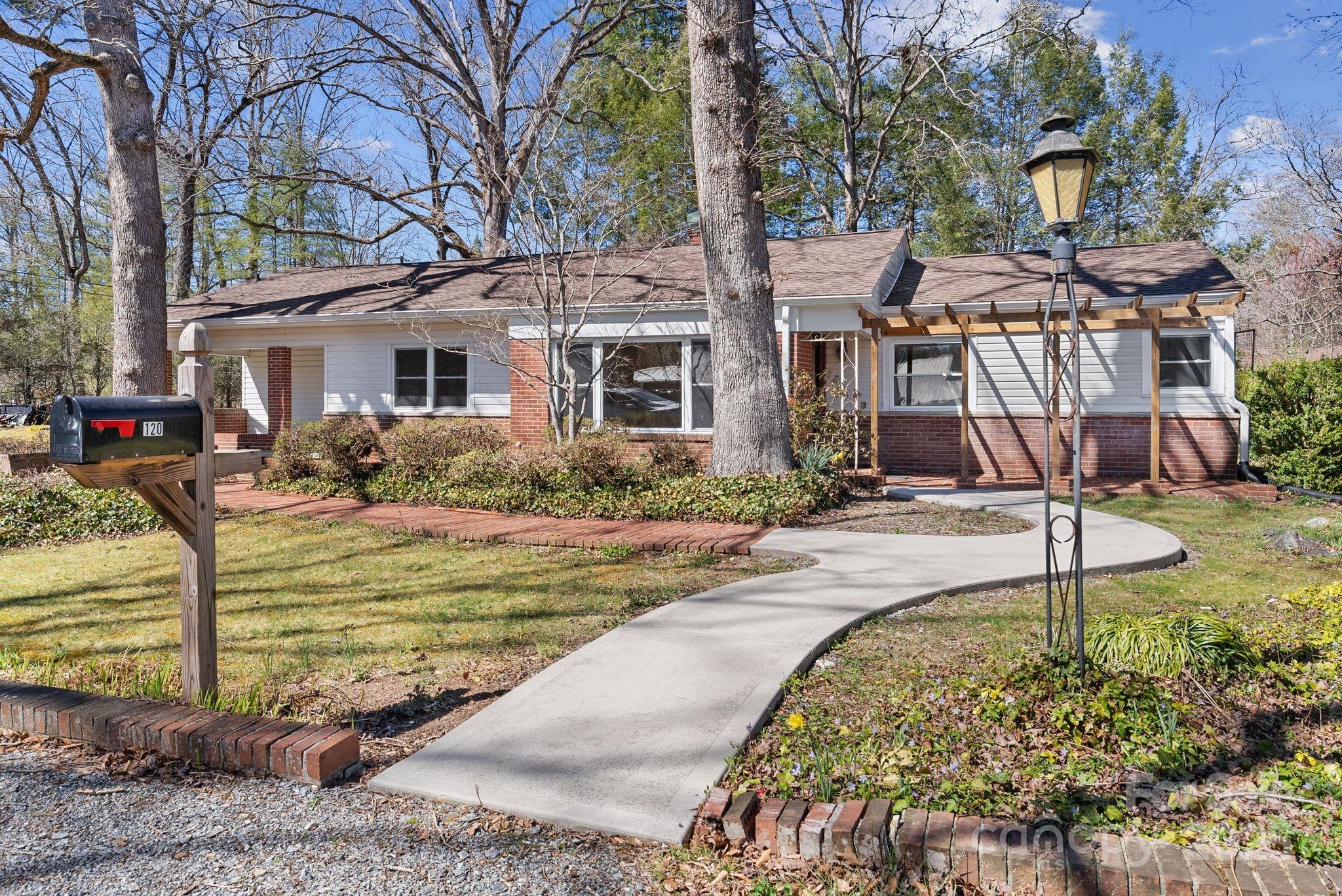 120 Grove Circle