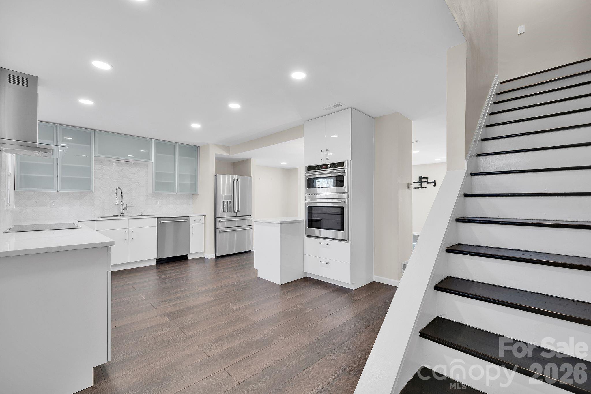 8308 Knights Bridge Road