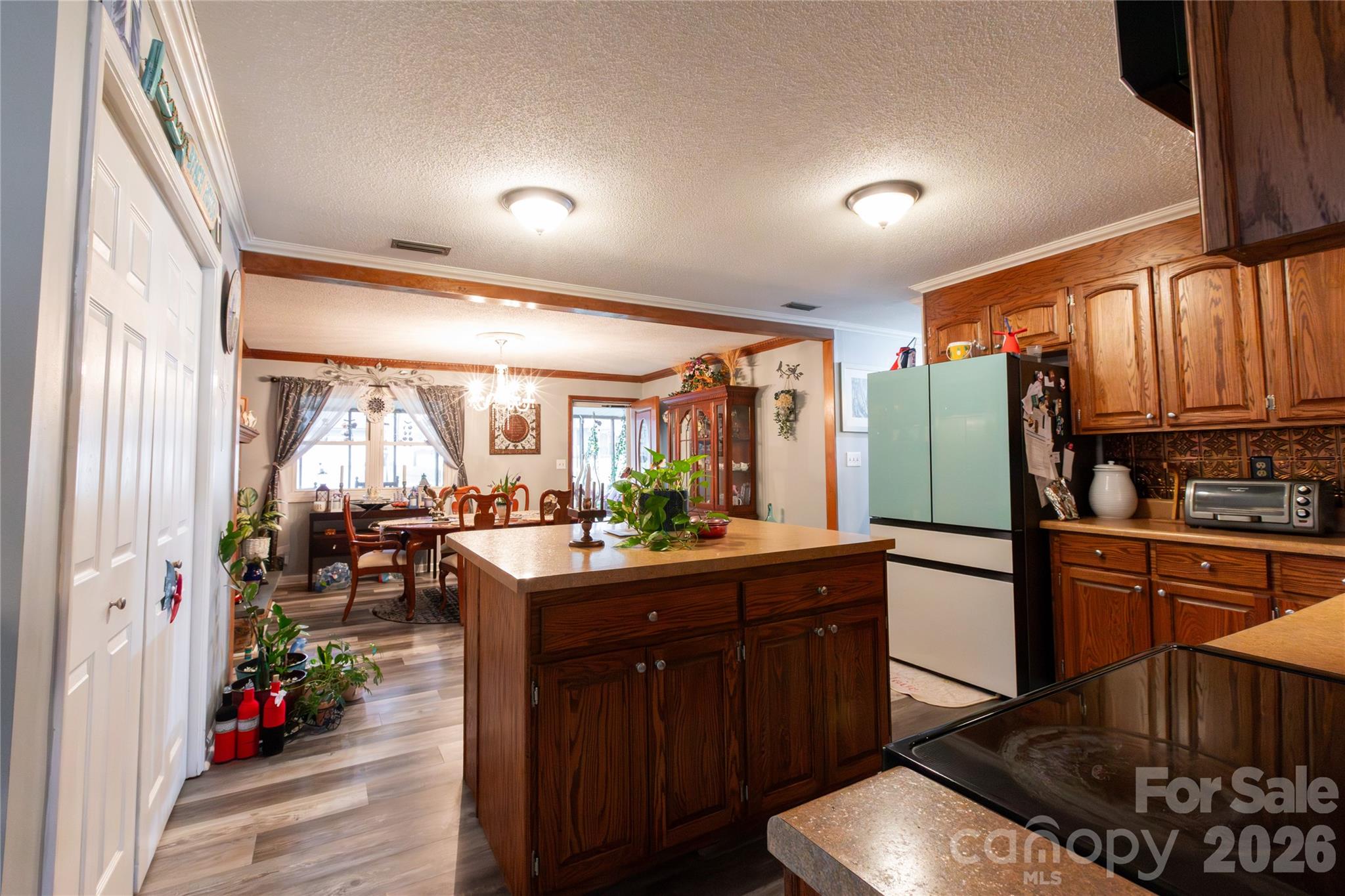 2924 Montford Avenue NW 76