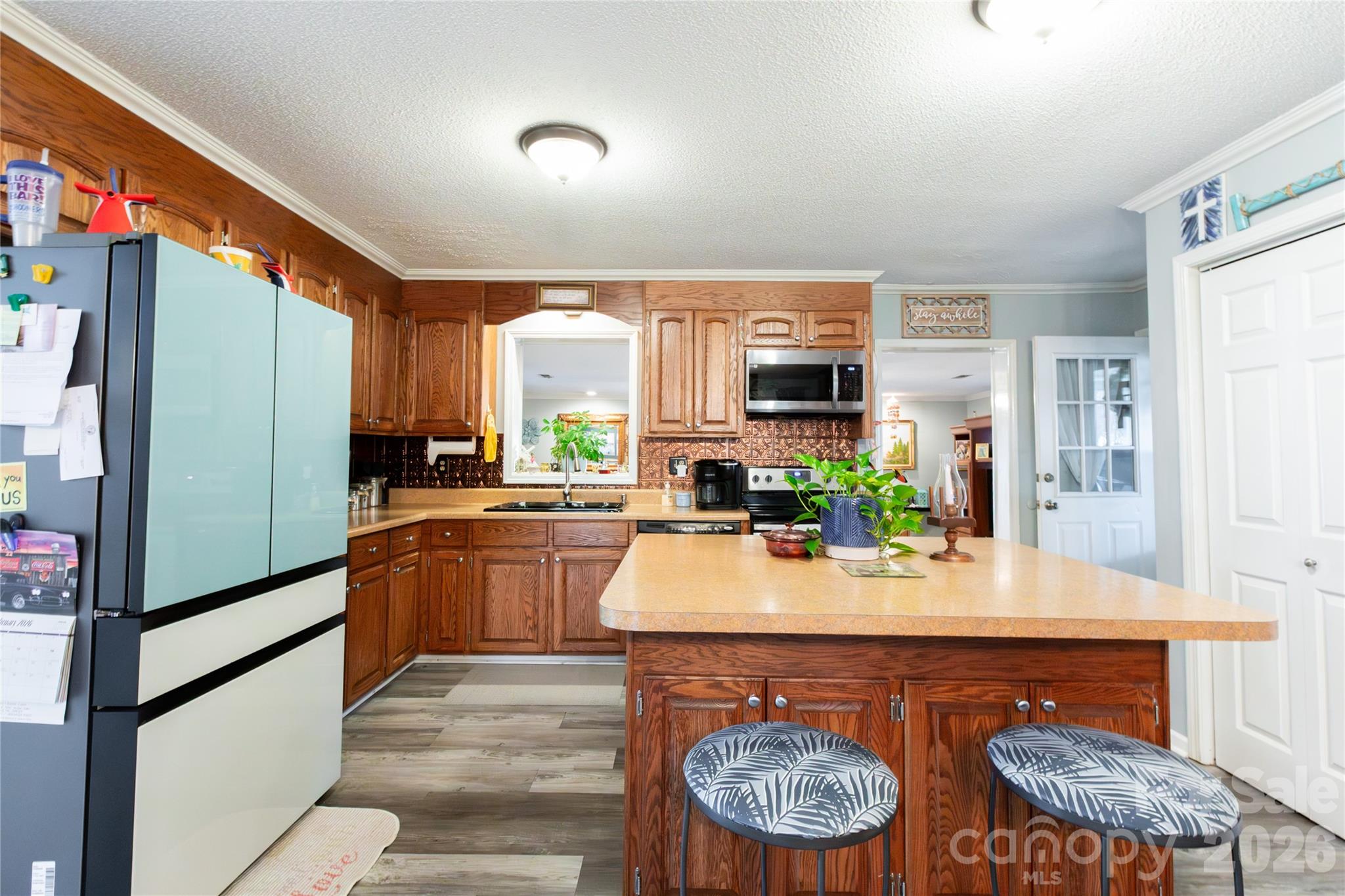 2924 Montford Avenue NW 76