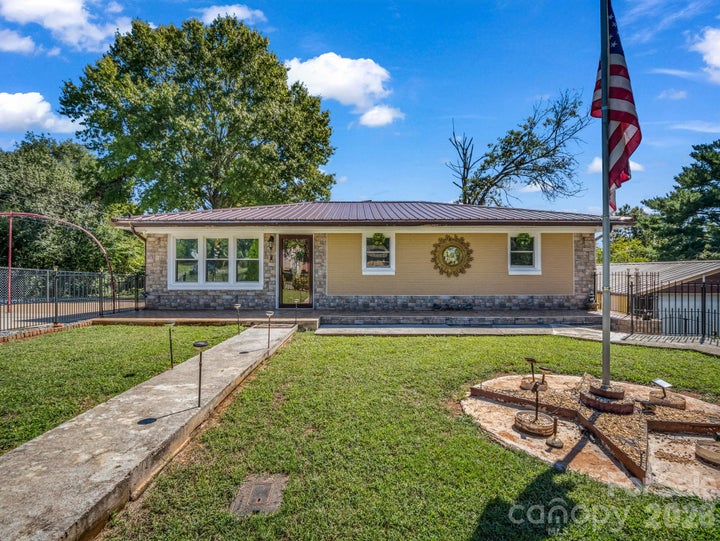 Photo 1 of 21 — 191 Sycamore Street, Forest City, NC 28043