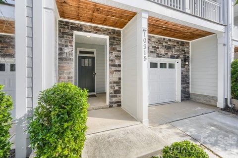 Photo of 10315 Glenmere Creek Circle, Charlotte, NC 28262 (MLS # 4430557)
