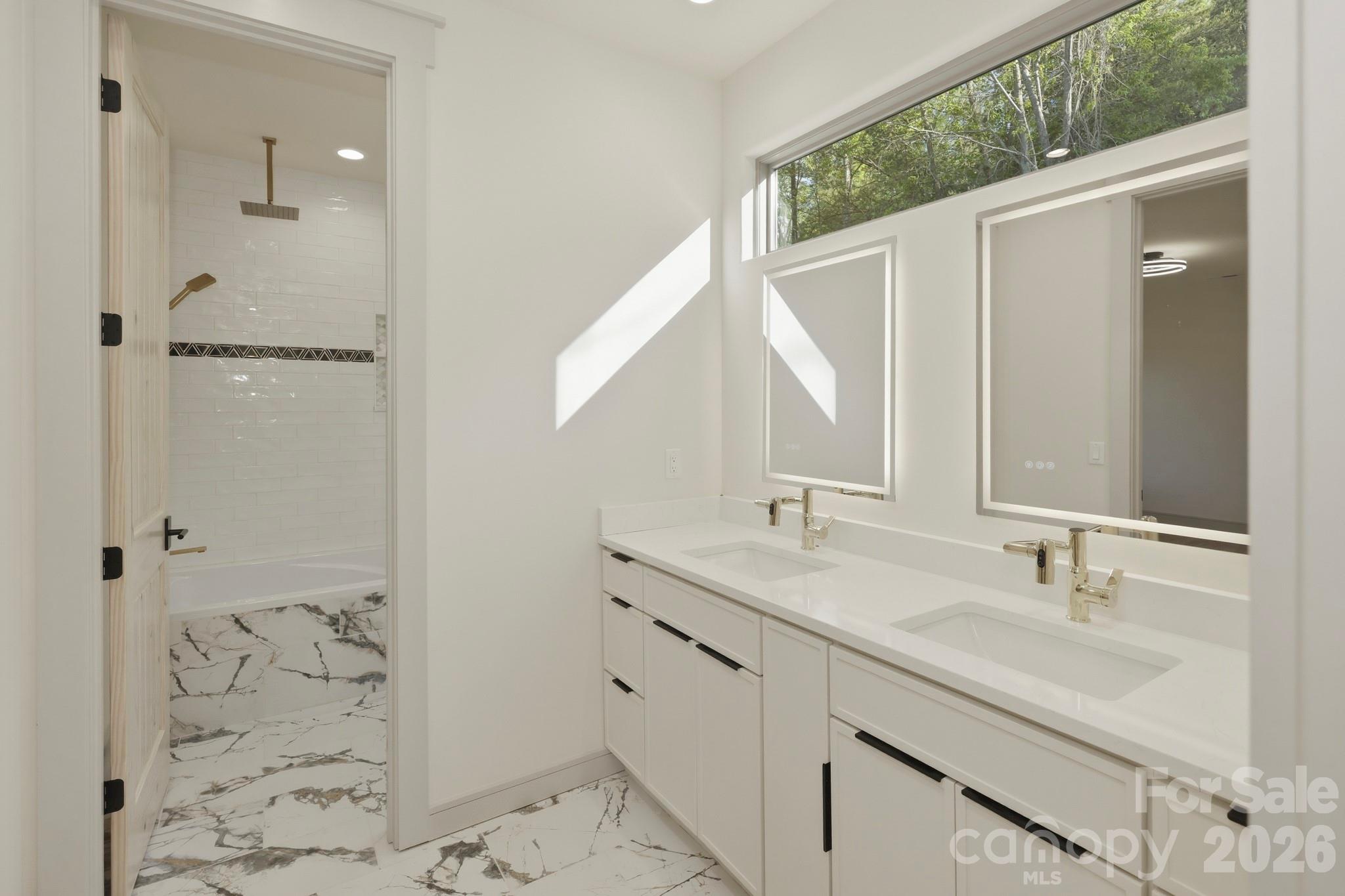 Vista At Bills Mountain - Residential