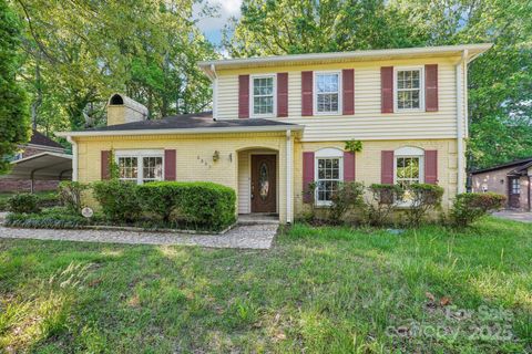 6807 Woodfield Drive Charlotte NC 28215