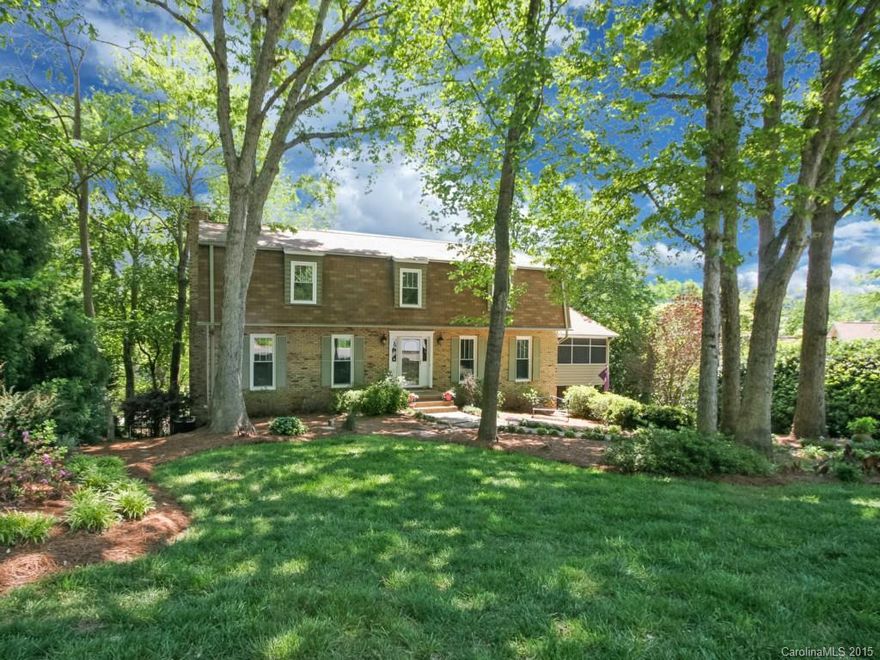 Rare opportunity to live on the water, on Snapper Point! Very desirable & sought after street of waterfront homes. No stacked lots & beautiful homes abound! Gorgeous hardwood floors throughout the home including BR's! Huge screen porch; low maint yard. Very nice updated kitchen with wine niche! Master bath w/ large garden tub & oversized shower!  Lg flex space on main floor, deep water @ dock; 2 lg decks & huge workshop. Fabulous 6 seat theater room completely equipped! Hot tub. Home warranty.