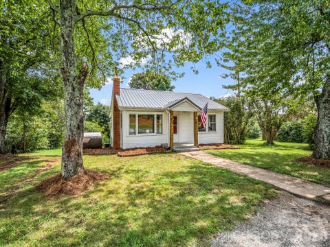 Photo of 1302 Startown Road, Lincolnton, NC 28092 (MLS # 4417034)