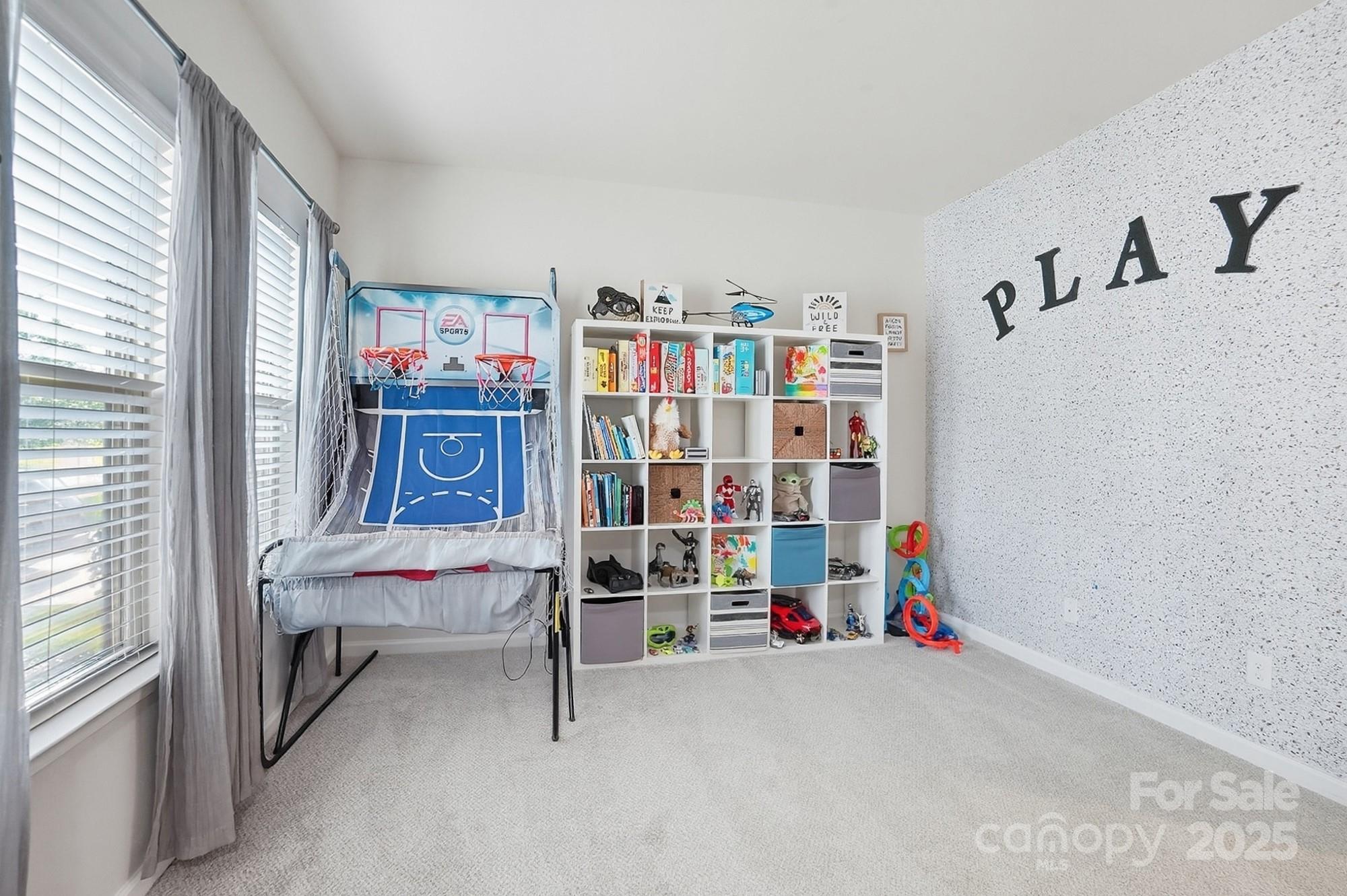 824 Wingthorn Rose Drive