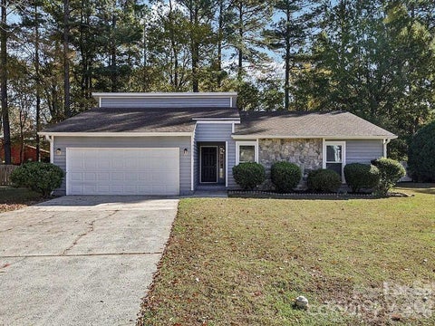 Photo of 7030 Huntsmaster Drive, Charlotte, NC 28277 (MLS # 4439189)