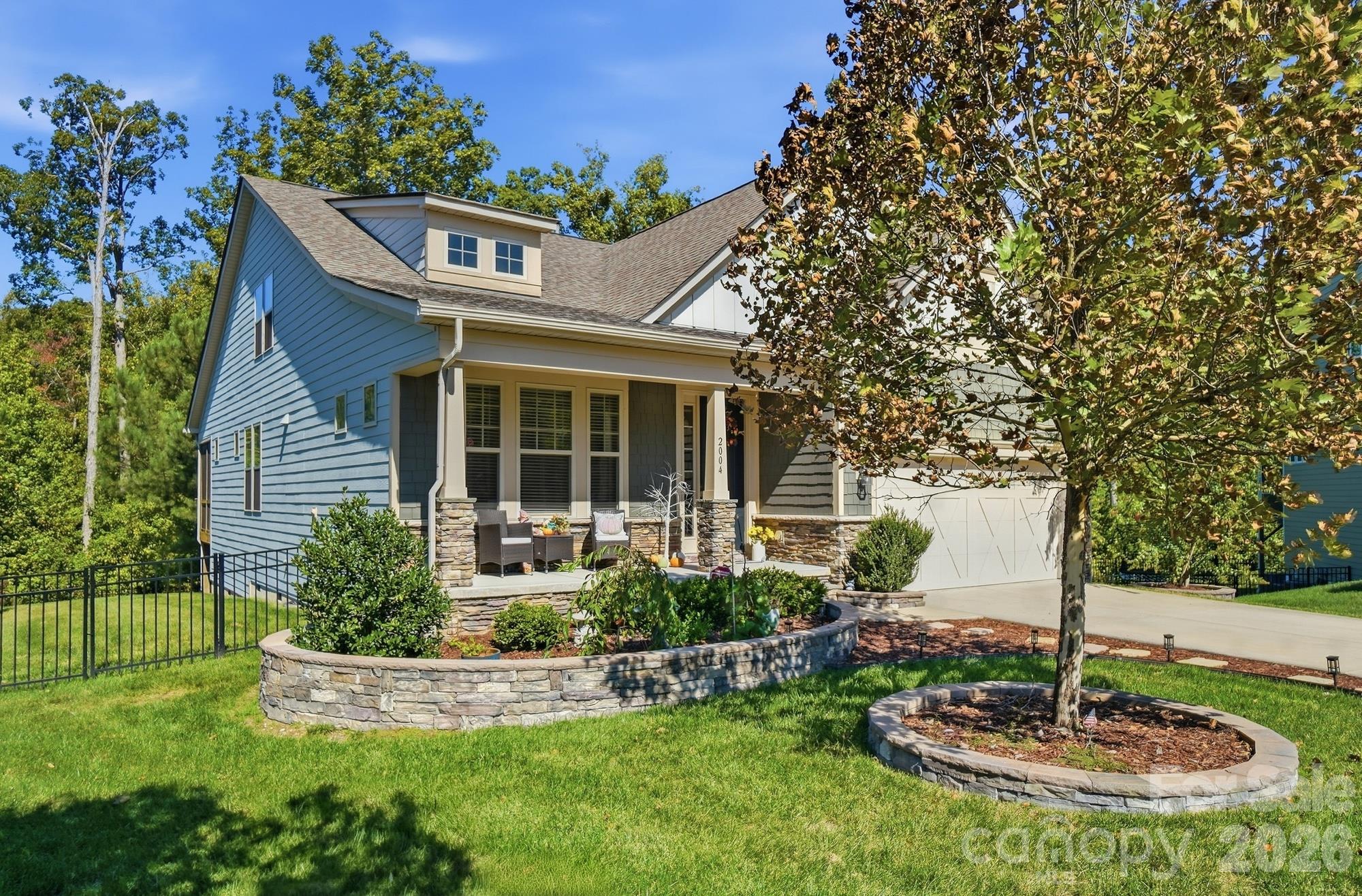 2004 Folkstone Lane