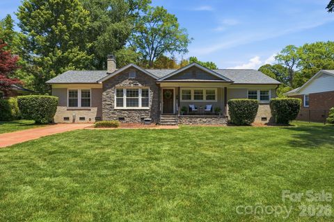 Photo of 5623 Wedgewood Drive, Charlotte, NC 28210 (MLS # 4381863)
