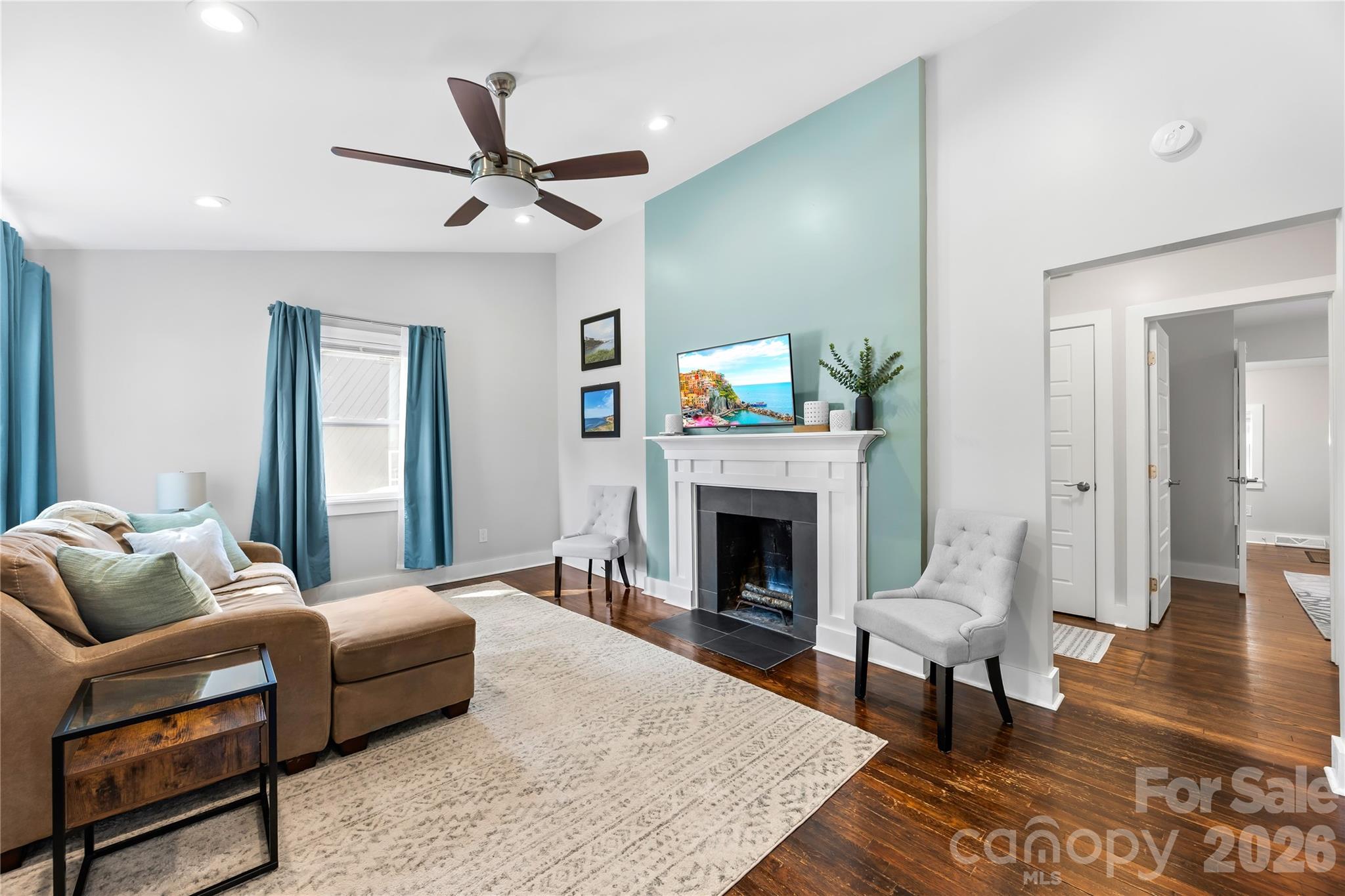 1120 Meadow Lane