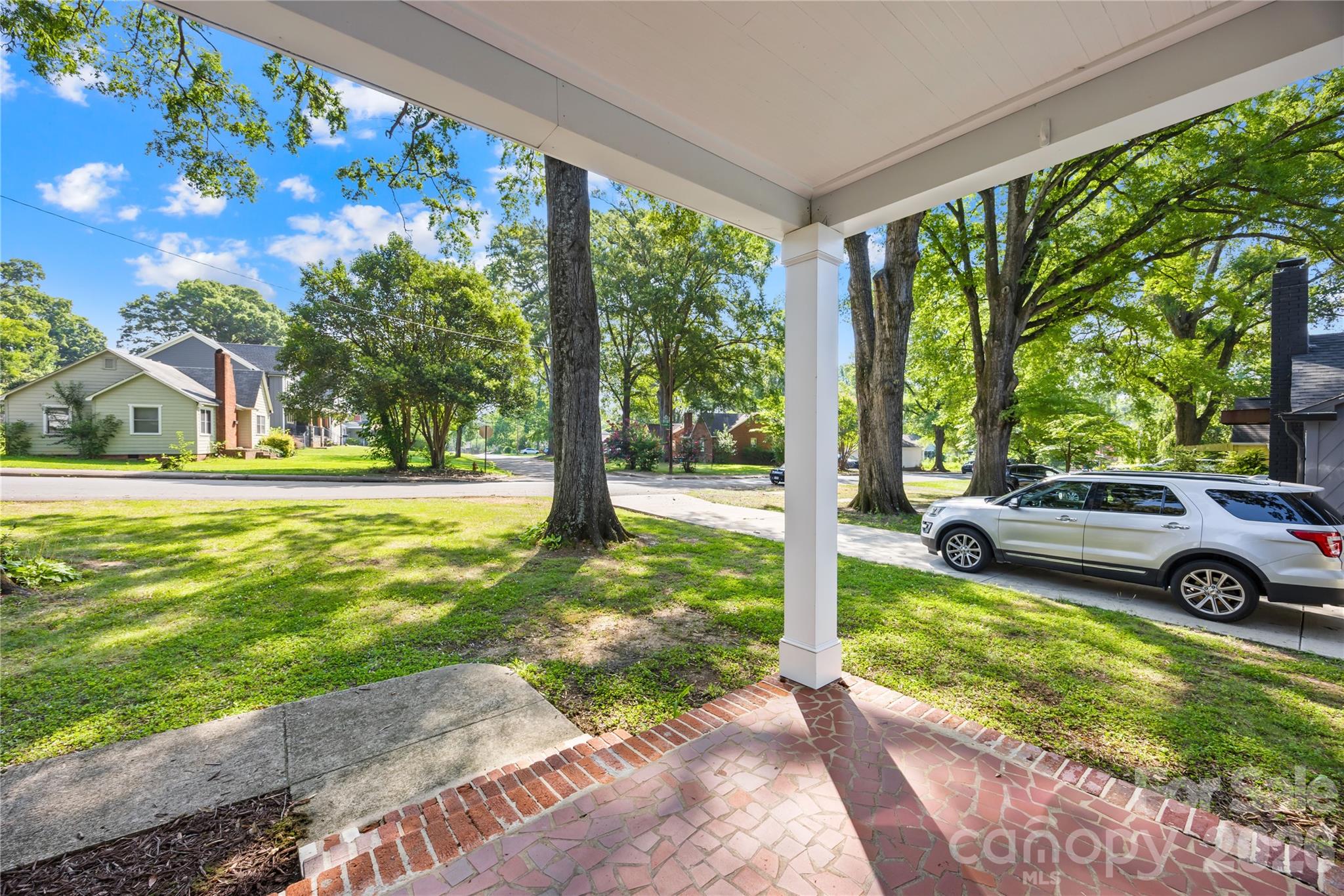 1120 Meadow Lane