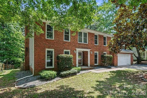Photo of 915 Brightmoor Drive, Matthews, NC 28105 (MLS # 4411596)
