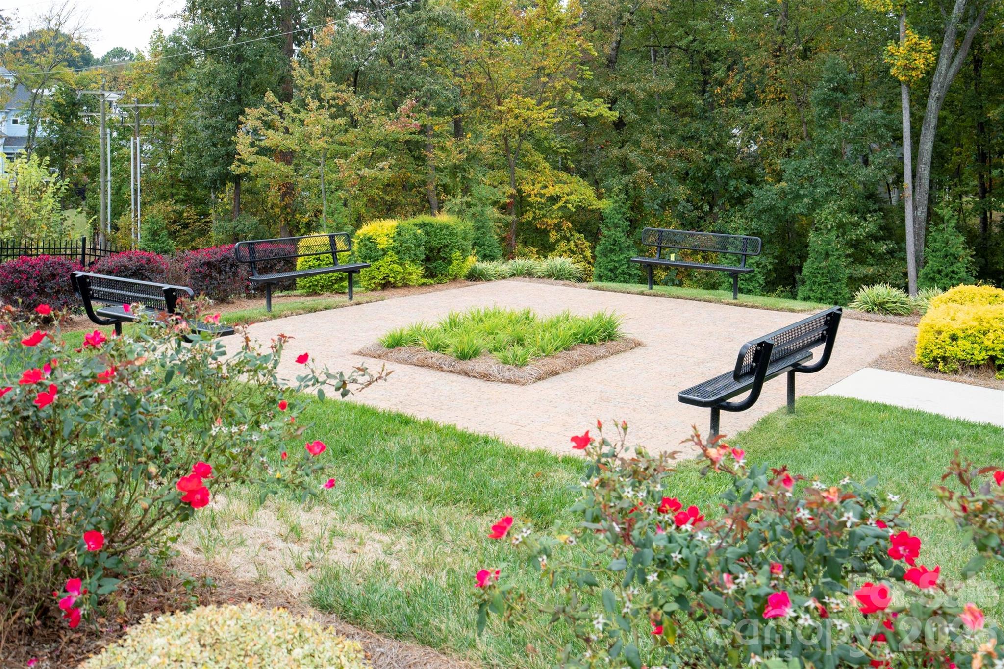 The Courtyards on Lake Norman - Residential