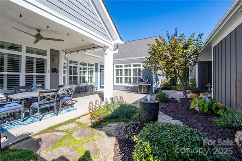 Photo of 16215 Lakeside Loop Lane, Cornelius, NC 28031 (MLS # 4314451)