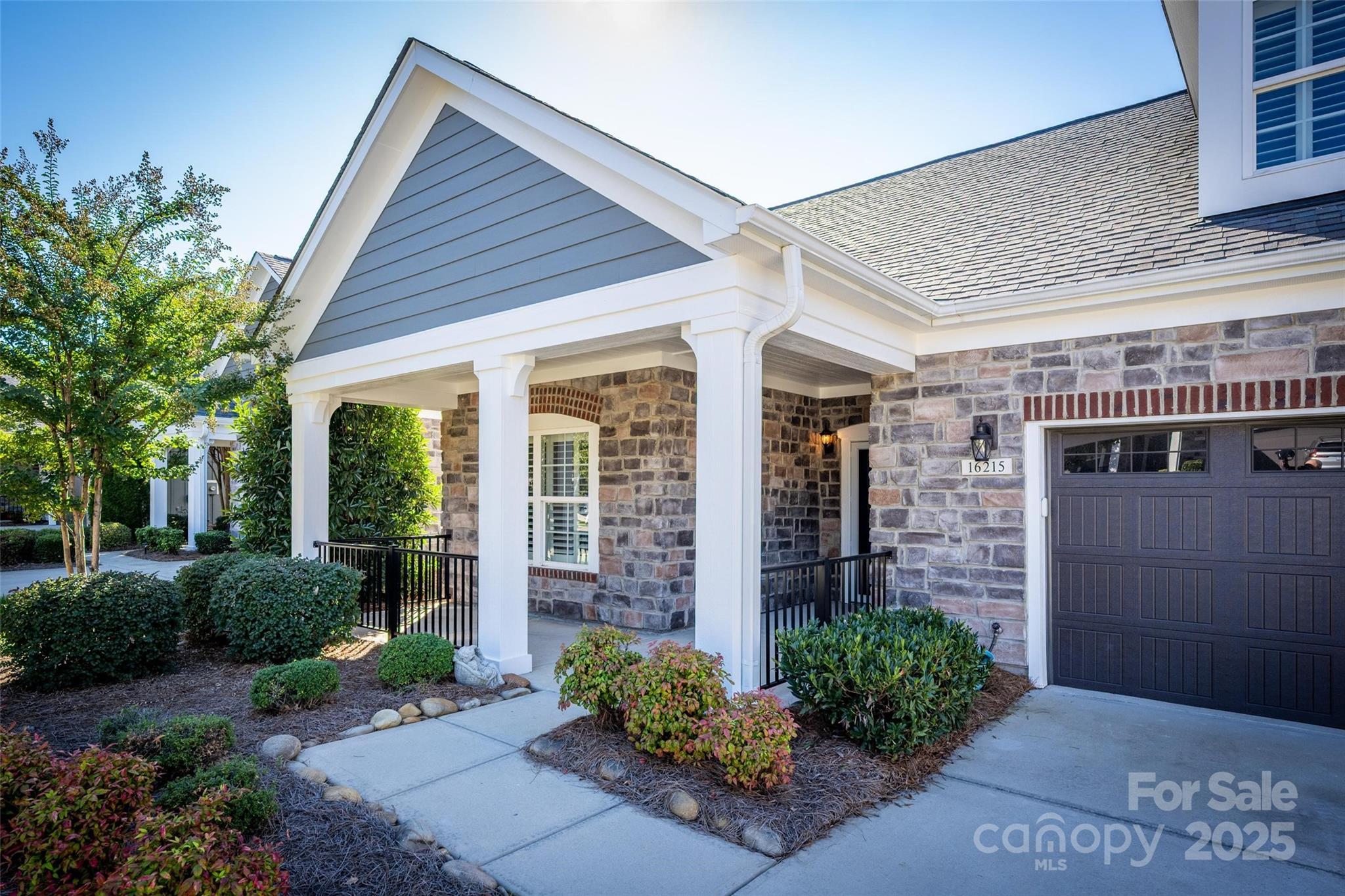 16215 Lakeside Loop Lane