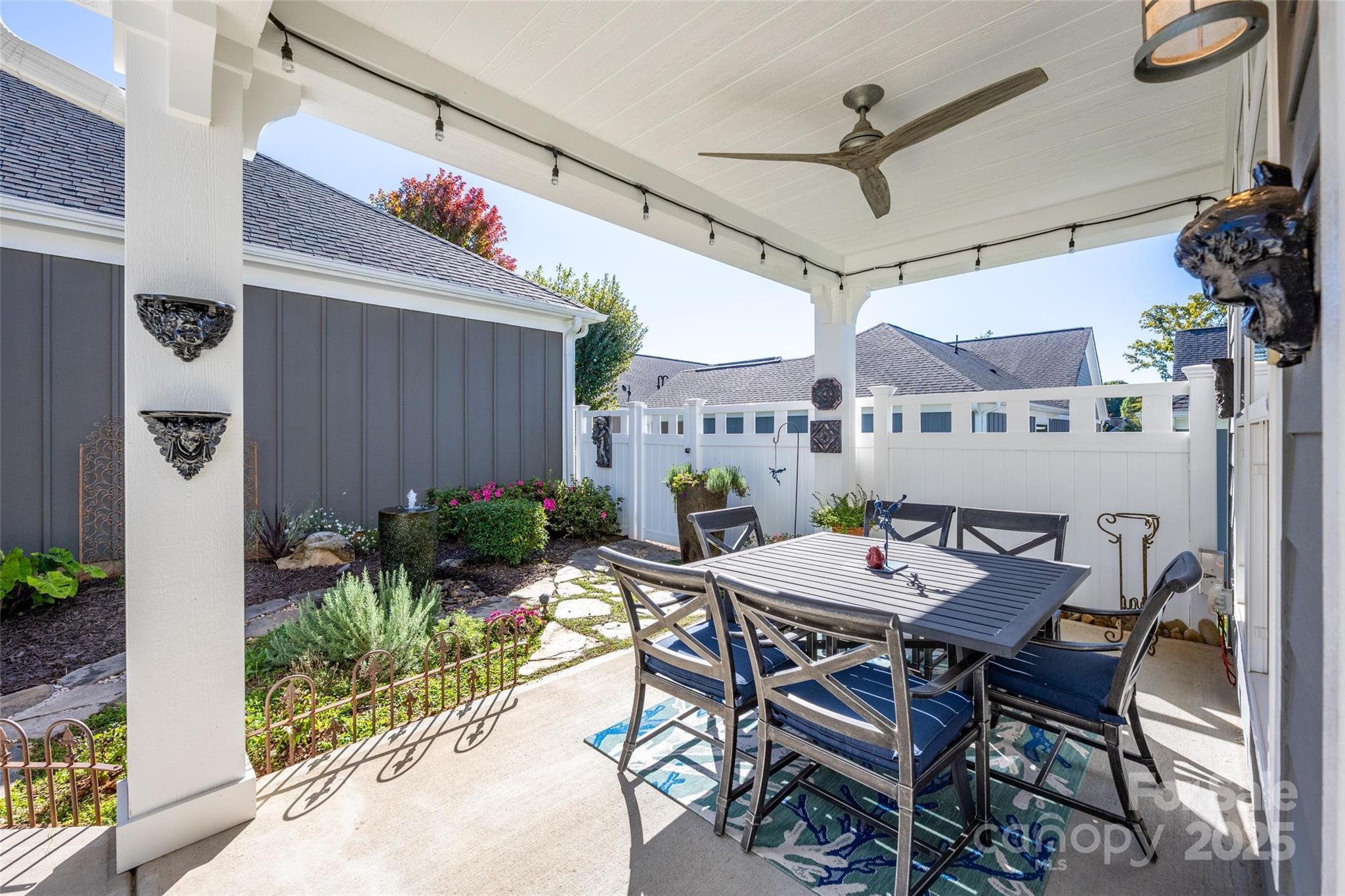 16215 Lakeside Loop Lane