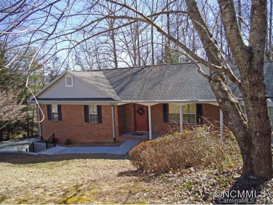 Updated - ready to move in - great sub/location. New carpet throughout, just installed stainless steel appliances. Vaulted ceiling in living room-gas fireplace. Sliding doors to screened porch off of living room. Sky Lights. Nature Lover's Private yard, newly built block retainer wall; freshly landscaped front. Radon System. Note:  Lot includes from curve in road to corner of Surrey Glen. 299' Frontage.