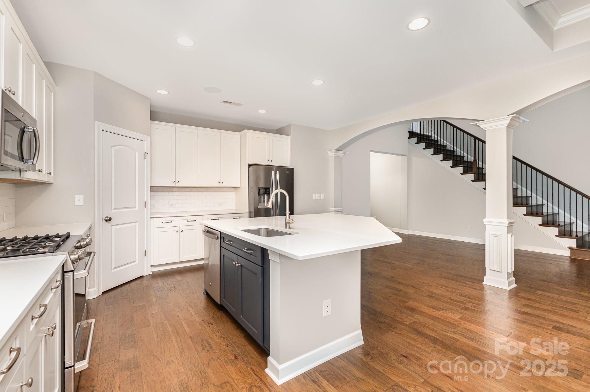 8709 Raven Top Drive