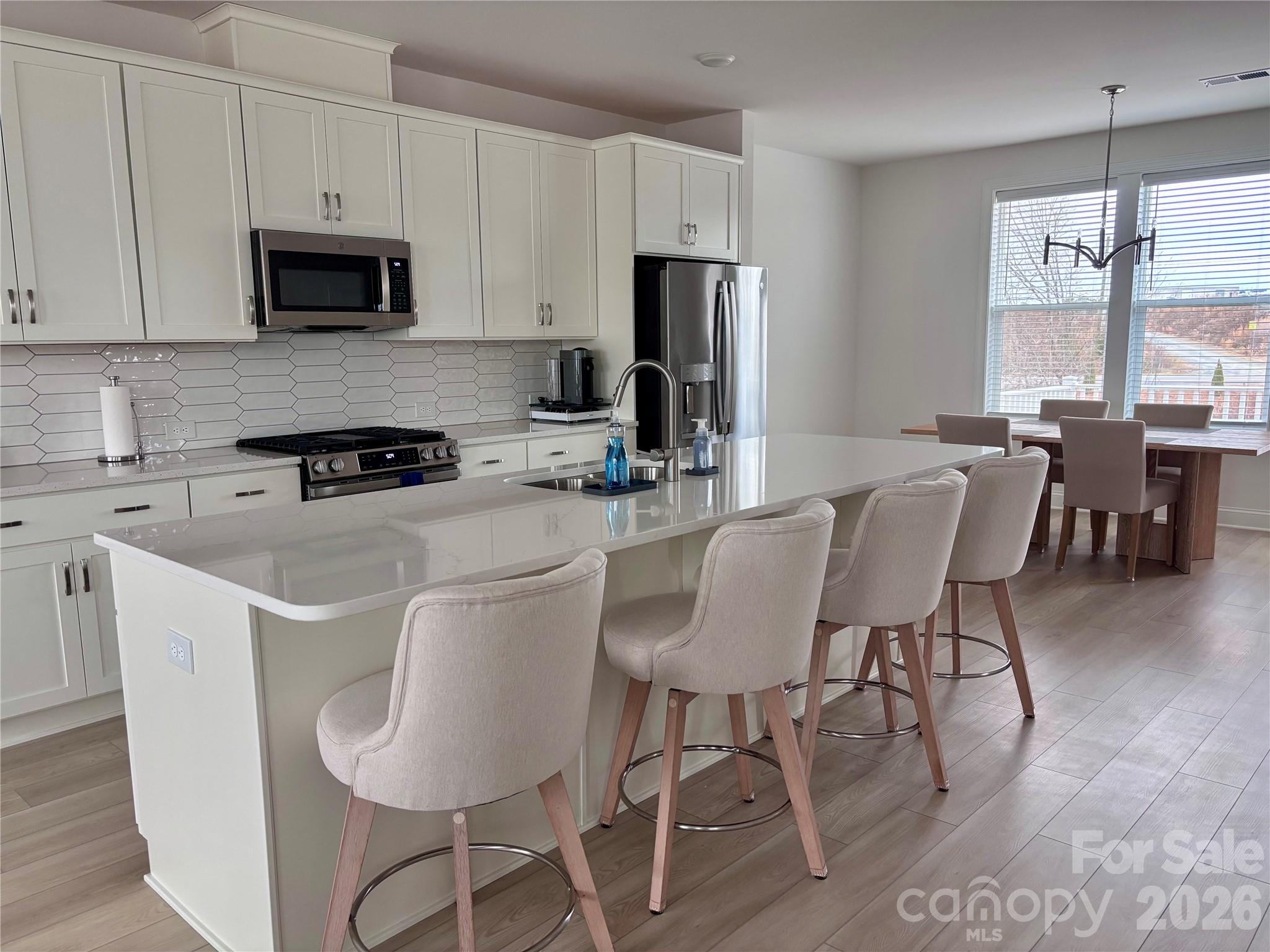 2140 Barrowcliffe Drive NW