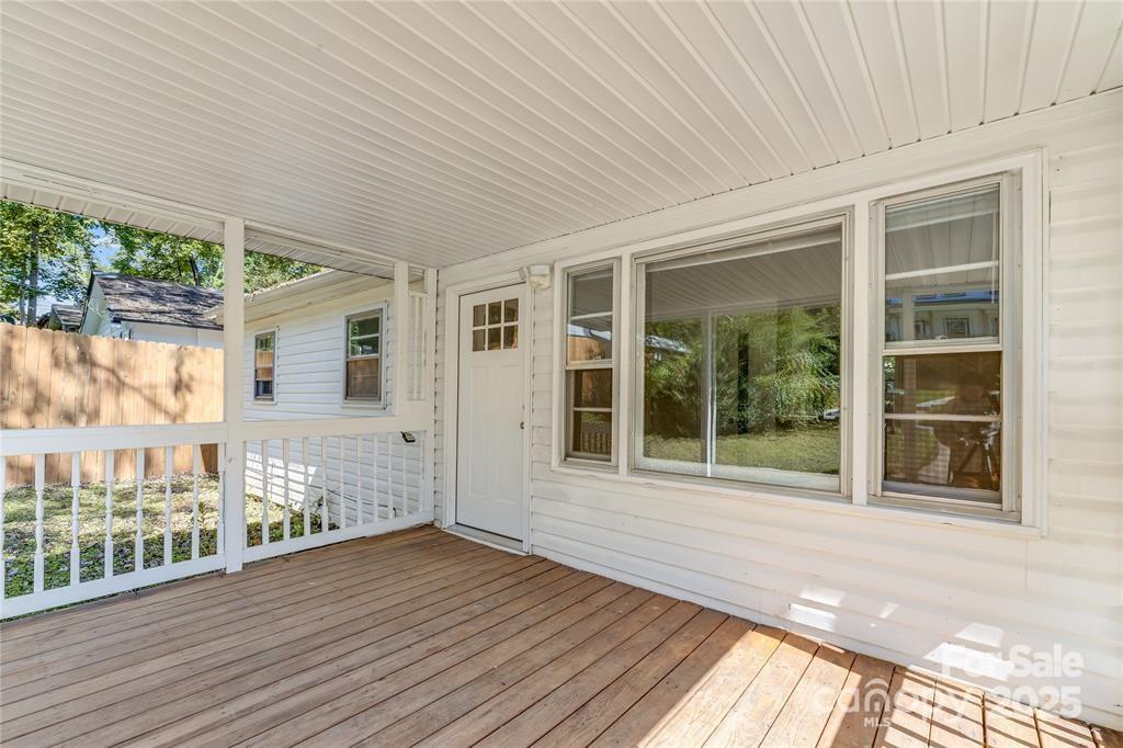 127 + 125 Shadowlawn Drive