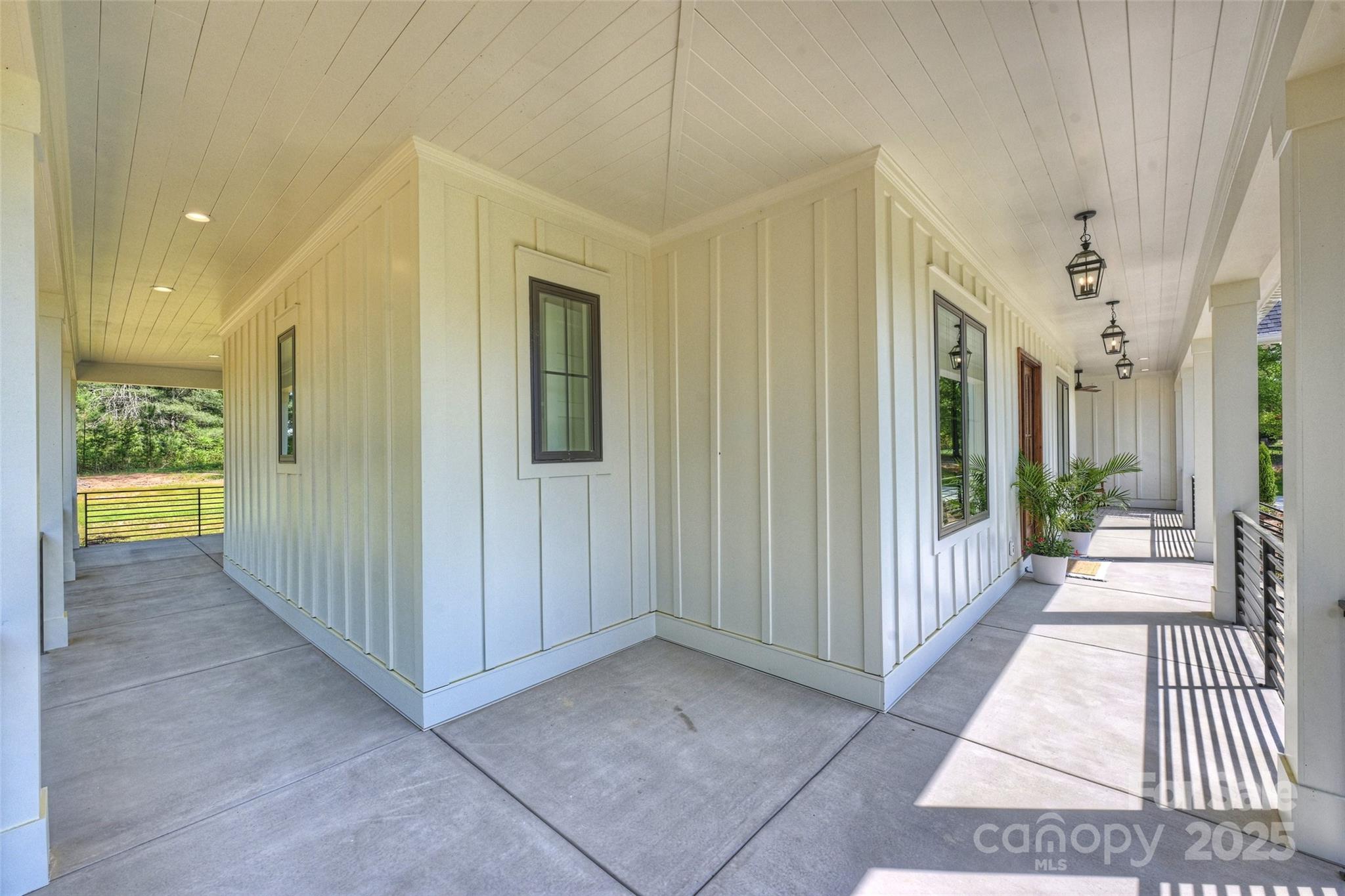 7768 Lynwood Lane
