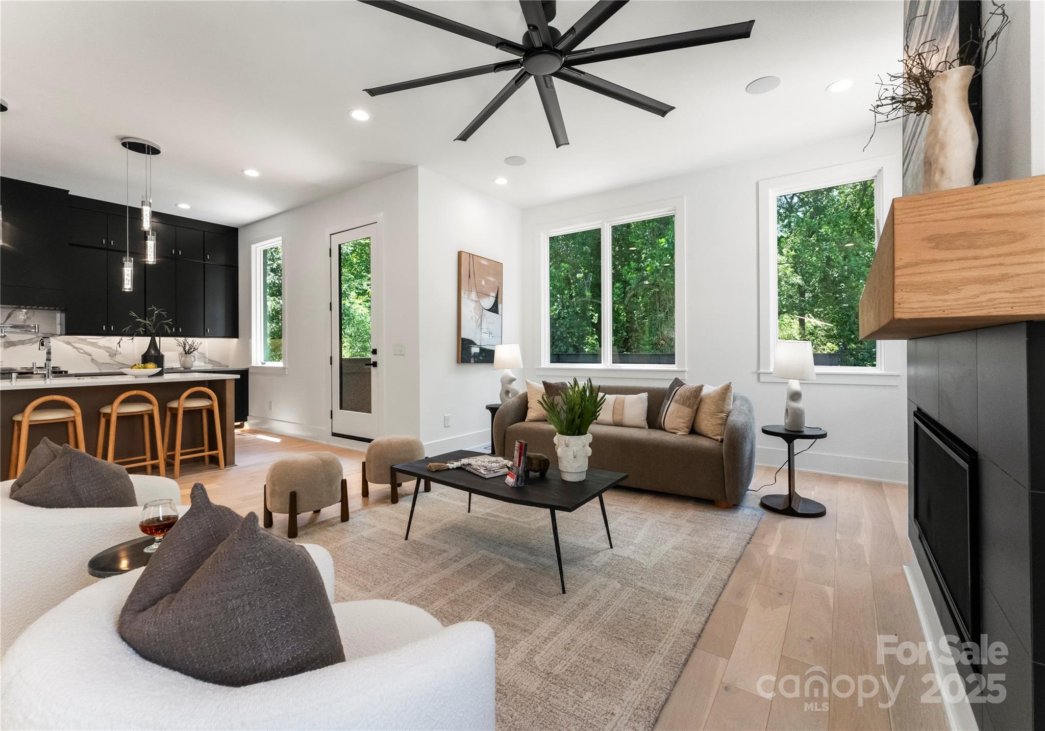 1725 Seifert Circle