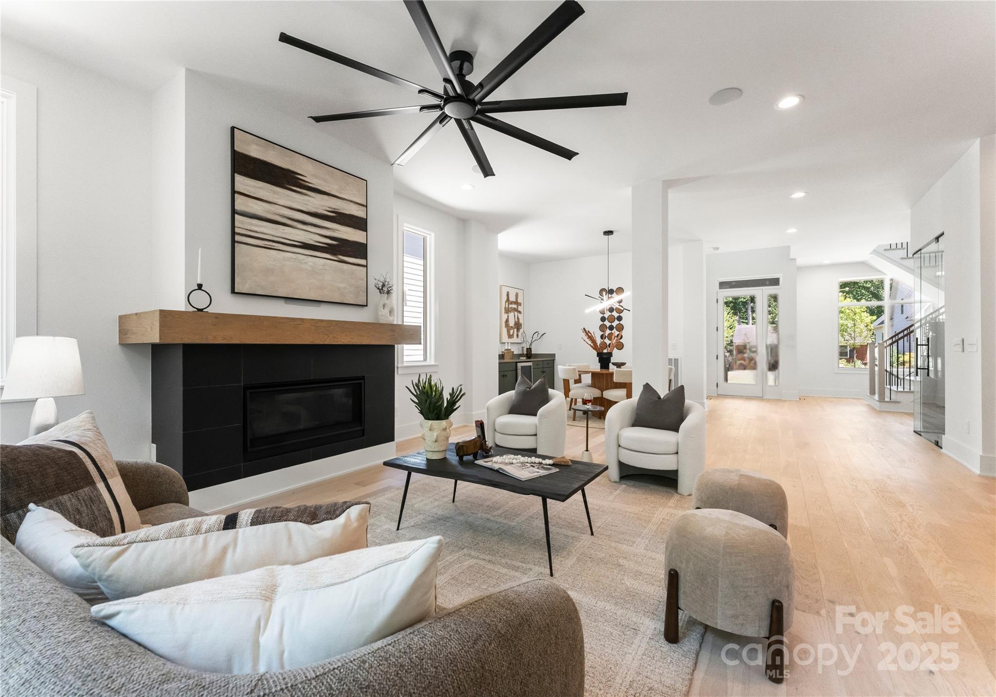 1725 Seifert Circle